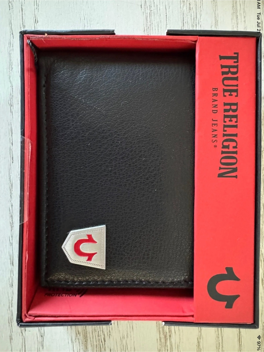 True Religion Men's Black Leather Wallet Card Holder